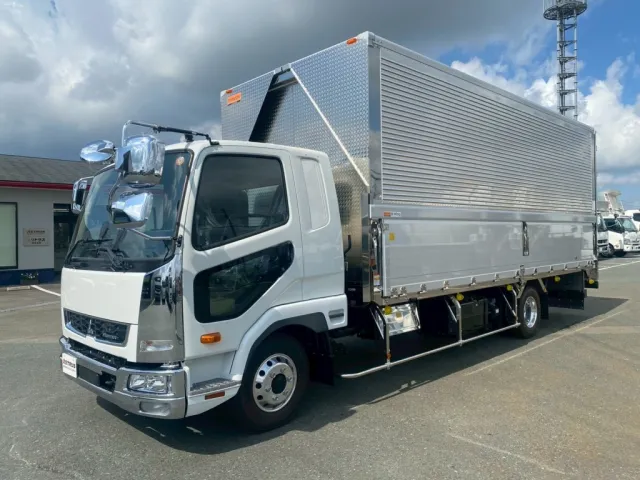 ベッド付キャブです（アルミホイル装着）|三菱 ファイター 2KG-FK65F(2WD)の写真1