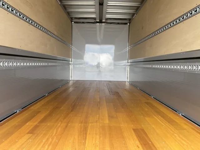 ラッシングレールは2段です|三菱 ファイター 2KG-FK65F(2WD)の写真7