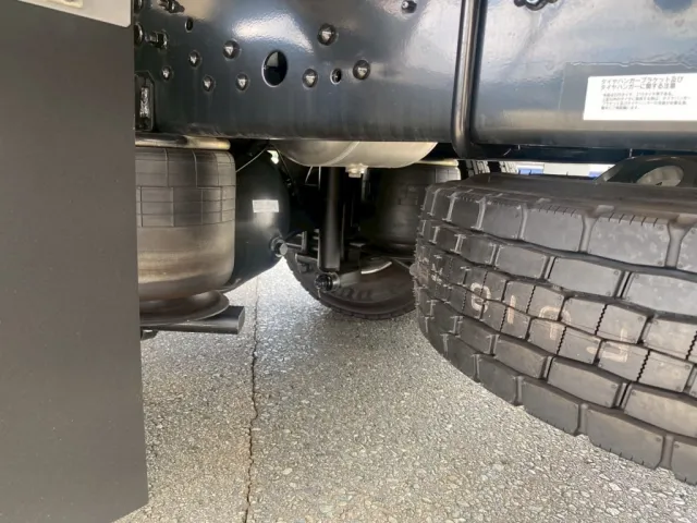 リアエアサスです|三菱 ファイター 2KG-FK65F(2WD)の写真10