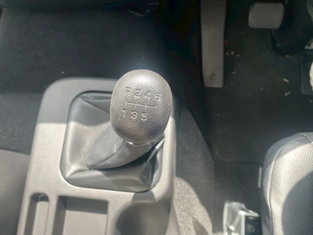 6速MTです|三菱 ファイター 2KG-FK65F(2WD)の写真16