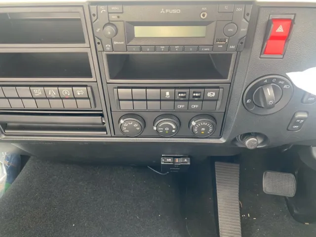 インパネ廻り|三菱 ファイター 2KG-FK65F(2WD)の写真18