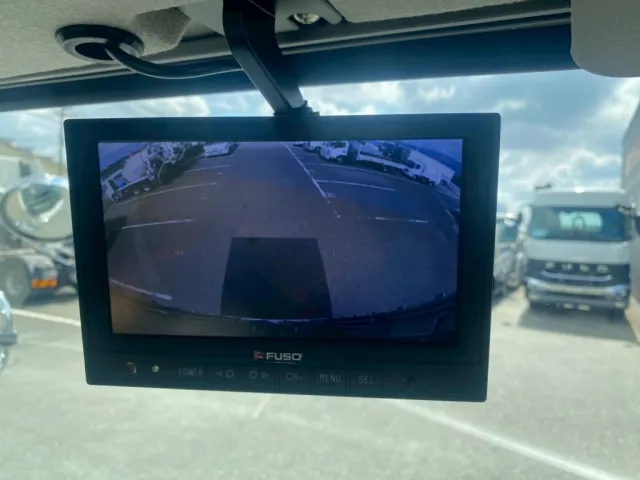 バックモニター|三菱 ファイター 2KG-FK65F(2WD)の写真19