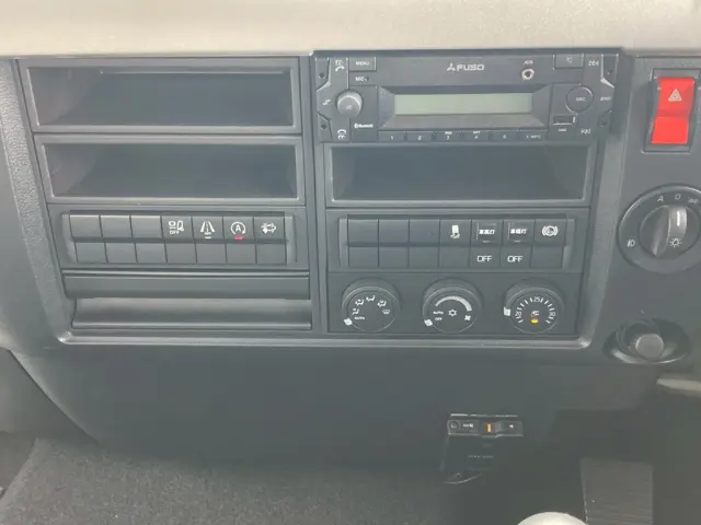 インパネ周りの状態です。|三菱 ファイター 2KG-FK65F(2WD)の写真20