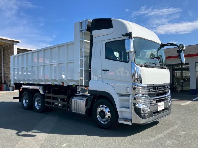 ホイールはアルミ製です。|三菱 スーパーグレート 2PG-FV80VYの写真2