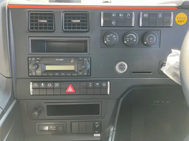 インパネ周りの状態です。|三菱 スーパーグレート 2PG-FV80VYの写真19
