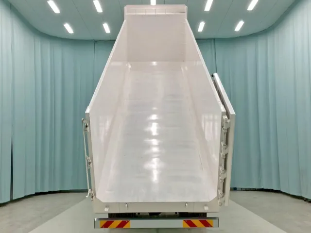 床は鉄板です。|日野 プロフィア 2DG-FS1AHEの写真8