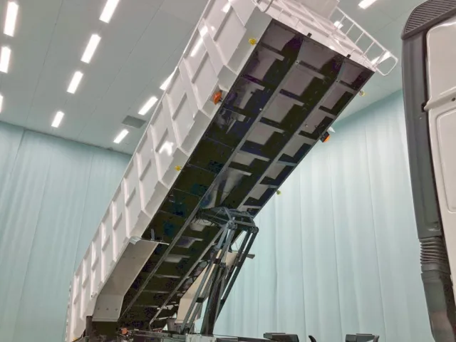 日野 プロフィア 2DG-FS1AHEの写真13