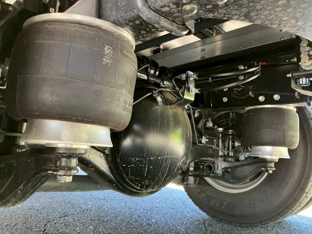 エアサスです。|日野 レンジャー 2PG-FD2ABG(2WD)の写真5