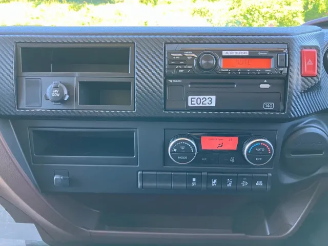 インパネ周りの状態です。|日野 レンジャー 2PG-FD2ABG(2WD)の写真17