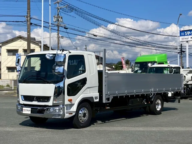 フロント周り、メッキパーツで飾っています。|三菱 ファイター 2KG-FK65F(2WD)の写真1