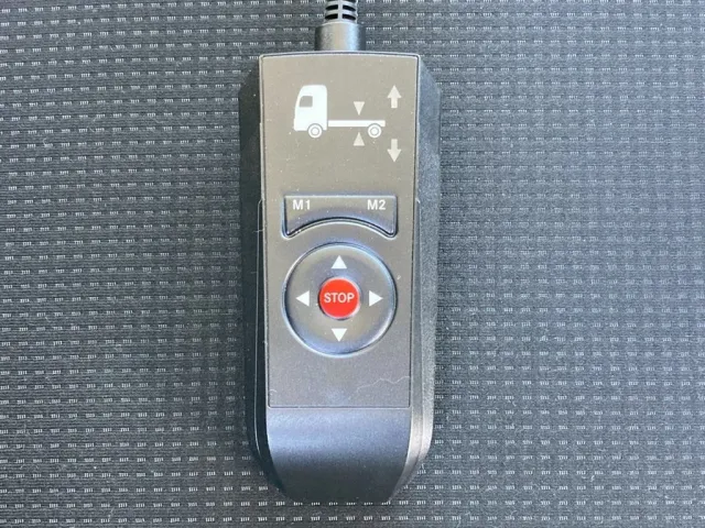 エアサスのコントローラーです。|三菱 ファイター 2KG-FK65F(2WD)の写真16