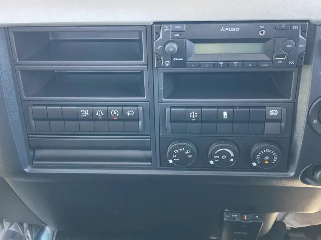 インパネ周りの状態です。|三菱 ファイター 2KG-FK65F(2WD)の写真17