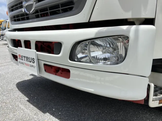 助手席側フロントバンパーの状態です。|日野 レンジャー LDG-GK8JRAAの写真17