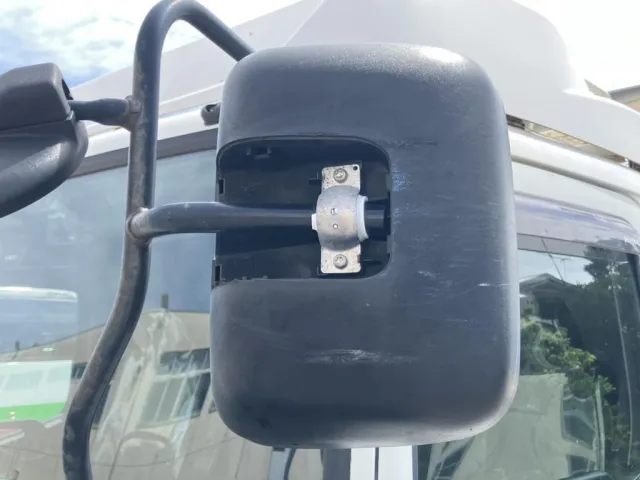 助手席側サイドミラーの取付カバーが欠品しています。|日野 レンジャー LDG-GK8JRAAの写真21