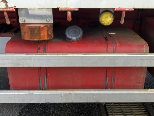 燃料タンクは、200Lです。|日野 レンジャー LDG-GK8JRAAの写真43