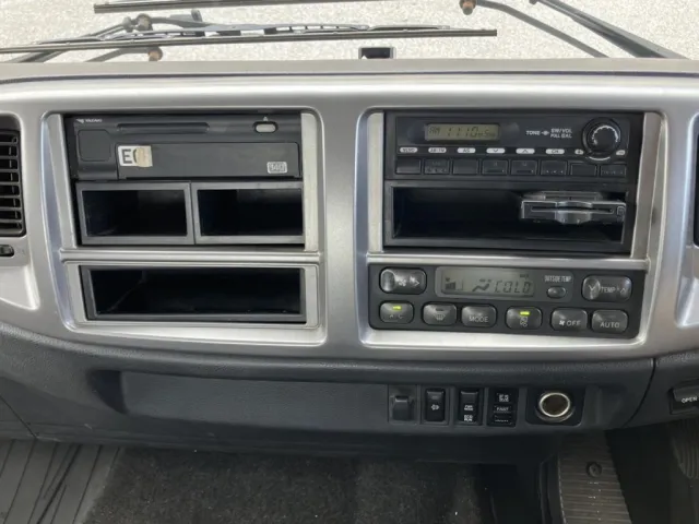インパネ周りの状態です。|日野 レンジャー LDG-GK8JRAAの写真48