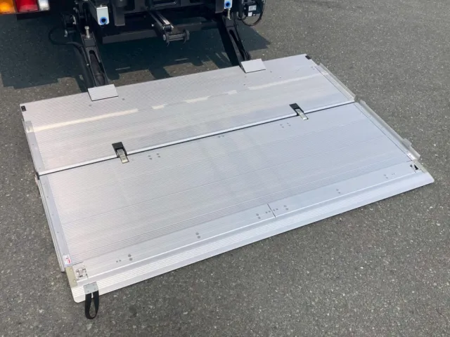 ゲート面|三菱 ファイター 2KG-FK65F(2WD)の写真9