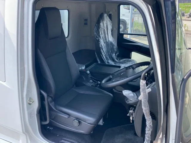 室内|三菱 ファイター 2KG-FK65F(2WD)の写真19