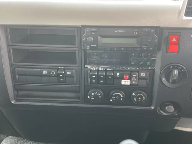 インパネ廻り|三菱 ファイター 2KG-FK65F(2WD)の写真22