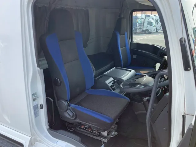 7|いすゞ ギガ 2PG-CYM77Cの写真7