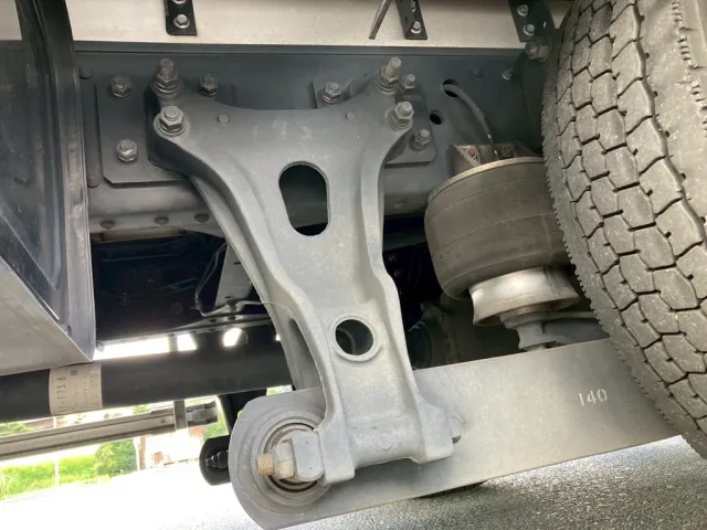 リアエアサスです|日野 レンジャー 2PG-FD2ABG(2WD)の写真5