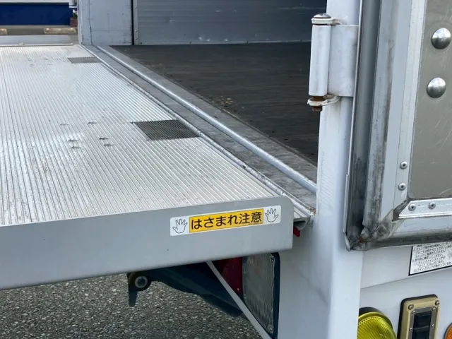 ゲートと床面のクリアランス|日野 レンジャー 2PG-FD2ABG(2WD)の写真14