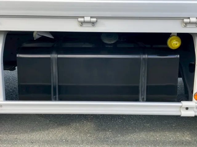 燃料タンクは200Lです|日野 レンジャー 2PG-FD2ABG(2WD)の写真29