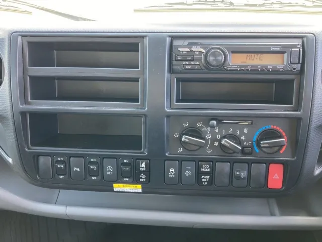 インパネ廻り|日野 デュトロ 2RG-XZU712M(2WD)の写真13