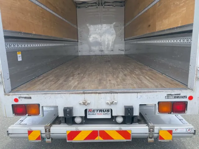 ボディー内|いすゞ フォワード 2RG-FRR90T2(2WD)の写真6