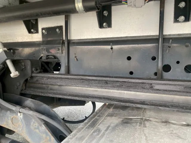 シャシ廻りの状態|いすゞ フォワード 2RG-FRR90T2(2WD)の写真11