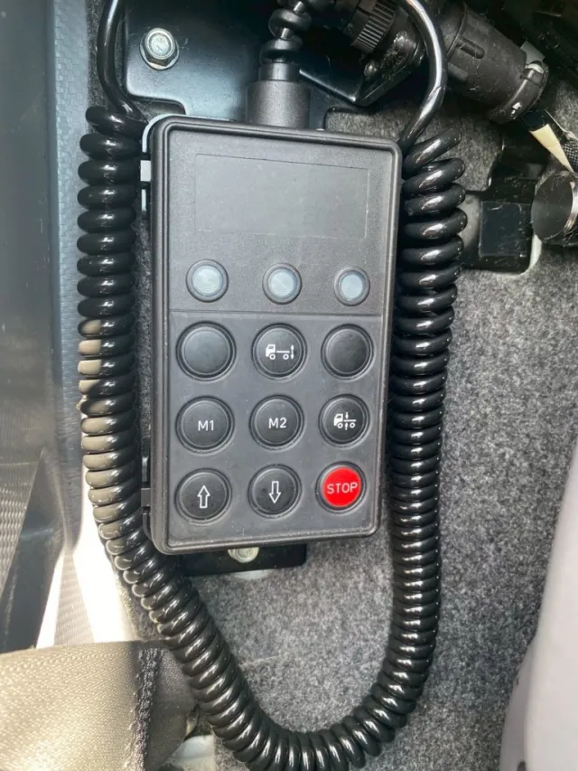 エアサスのコントローラ|いすゞ フォワード 2RG-FRR90T2(2WD)の写真25