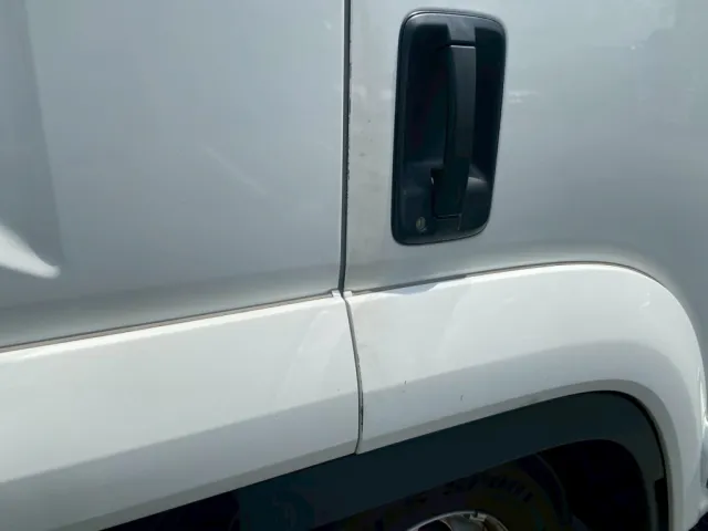 運転席ドアにすり傷が有ります|いすゞ フォワード 2RG-FRR90T2(2WD)の写真28