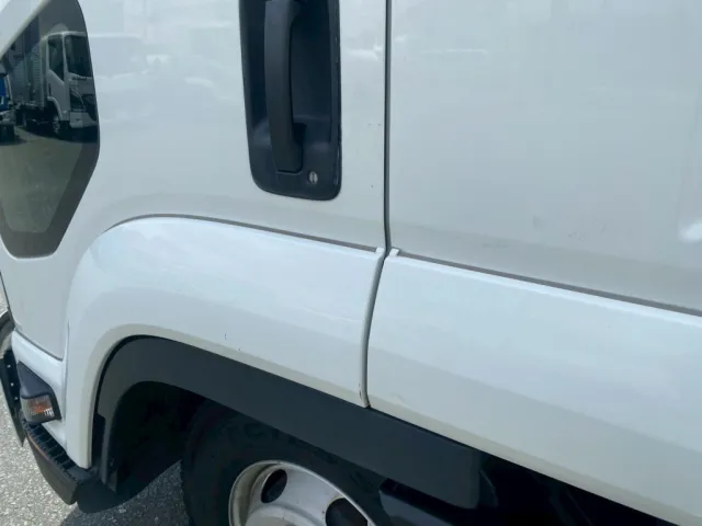 助手席側ドアにすり傷が有ります|いすゞ フォワード 2RG-FRR90T2(2WD)の写真31