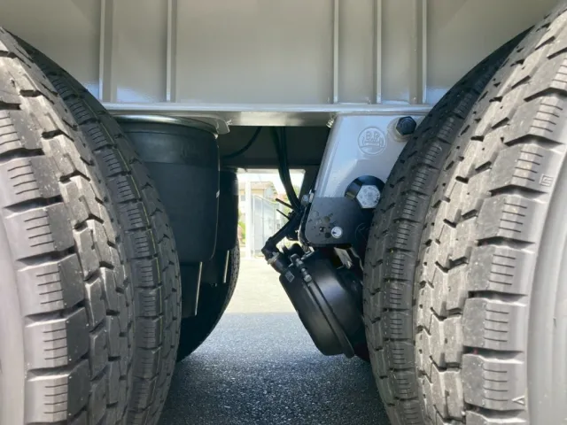 エアサスです|トレクス PFB34118の写真8