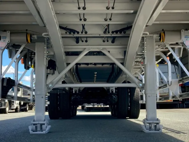 シャシ裏側|トレクス PFB34118の写真10