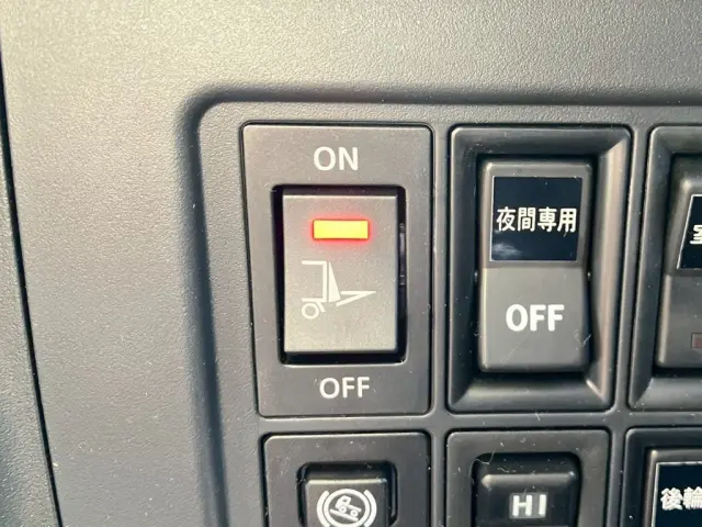 ゲートのメインスイッチです。|日野 レンジャー 2KG-FD2ABG(2WD)の写真31
