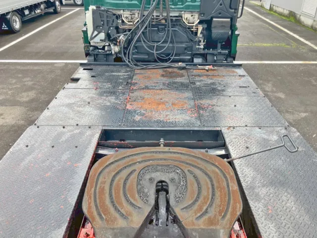 踊り場の状態です。|いすゞ ギガ QDG-EXZ52BJの写真19