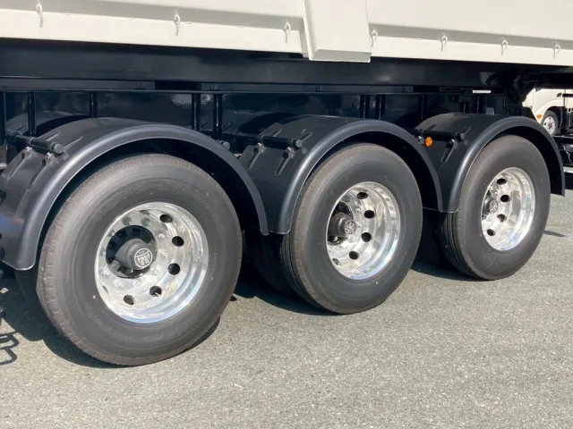 ホイールはアルミ製です。|トレクス  PFB34112改の写真18