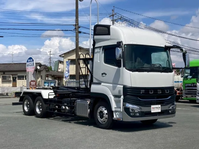 フロント周り、メッキパーツで飾っています。|三菱 スーパーグレート 2PG-FV80VYの写真2