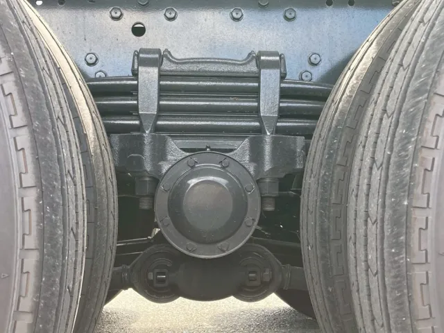 リーフサスです。|三菱 スーパーグレート 2PG-FV80VYの写真5