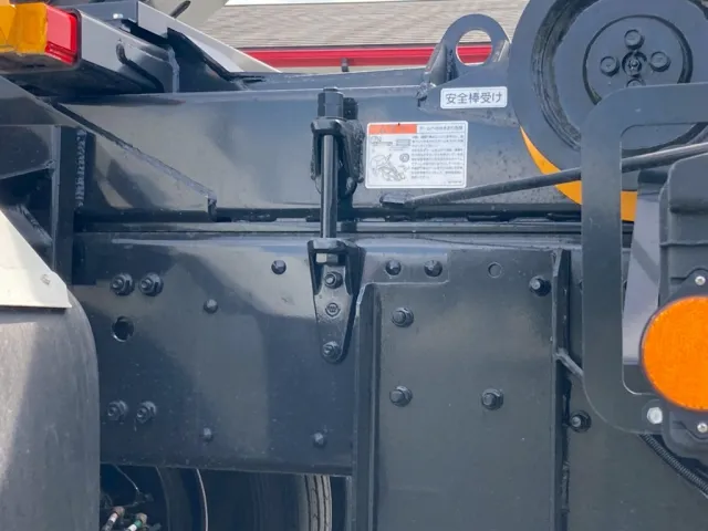 シャーシの状態です。|三菱 スーパーグレート 2PG-FV80VYの写真6