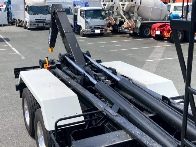 ツインシリンダーです。|三菱 スーパーグレート 2PG-FV80VYの写真9