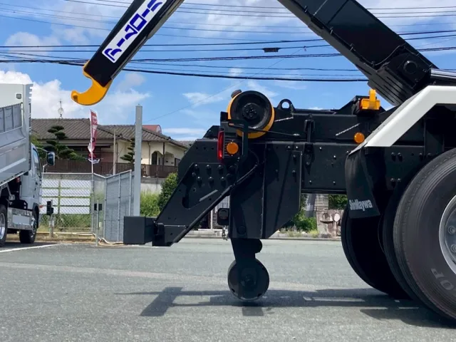 ジャッキは油圧式です。|三菱 スーパーグレート 2PG-FV80VYの写真10