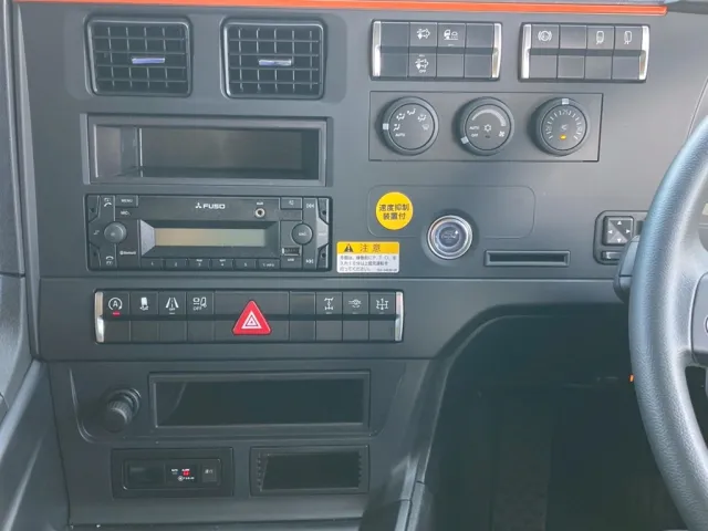 インパネ周りの状態です。|三菱 スーパーグレート 2PG-FV80VYの写真15