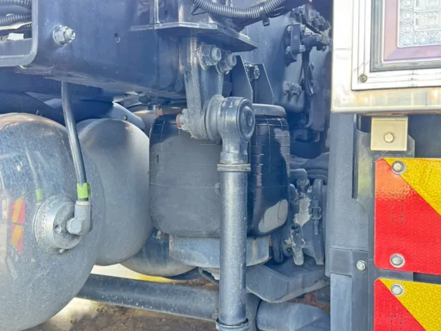 エアサスです。|三菱 スーパーグレート 2PG-FP74HDRの写真5