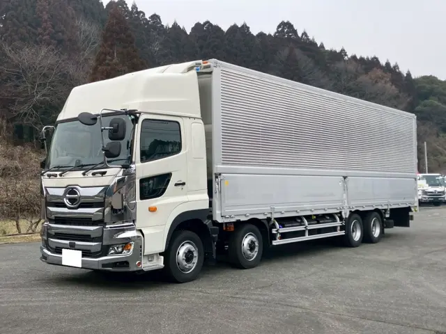 フロント周り、メッキパーツで飾っています。|日野 プロフィア 2DG-FW1AHCの写真1