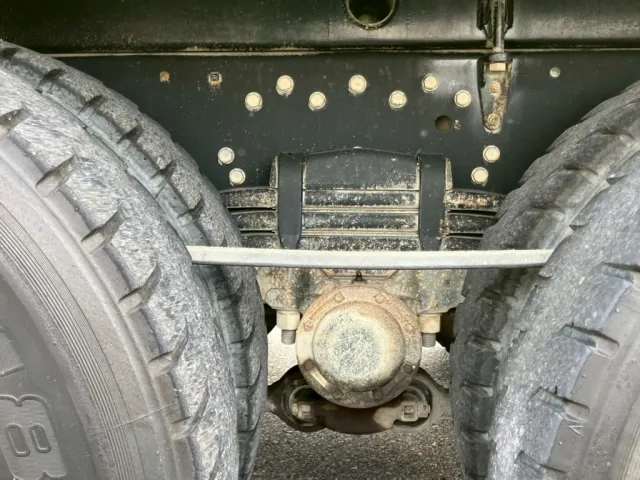 2デフ・リーフサスです。|三菱 スーパーグレート QKG-FV50VXの写真6