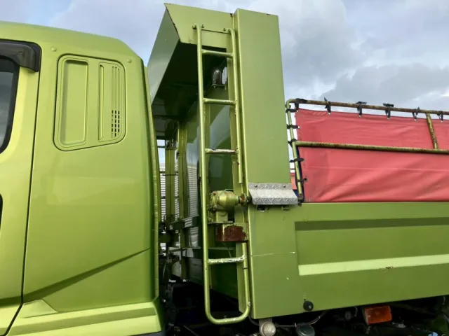 助手席側ハシゴに、傷・サビがあります。|三菱 スーパーグレート QKG-FV50VXの写真26