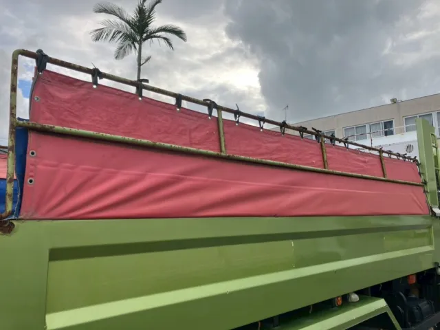 運転席側コボレーンの状態です。(骨組みにサビがあります)|三菱 スーパーグレート QKG-FV50VXの写真27