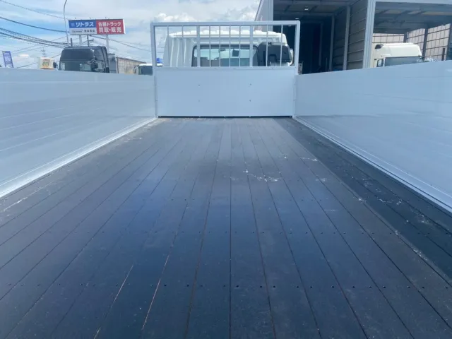 床面|三菱 ファイター 2KG-FK65F(2WD)の写真7